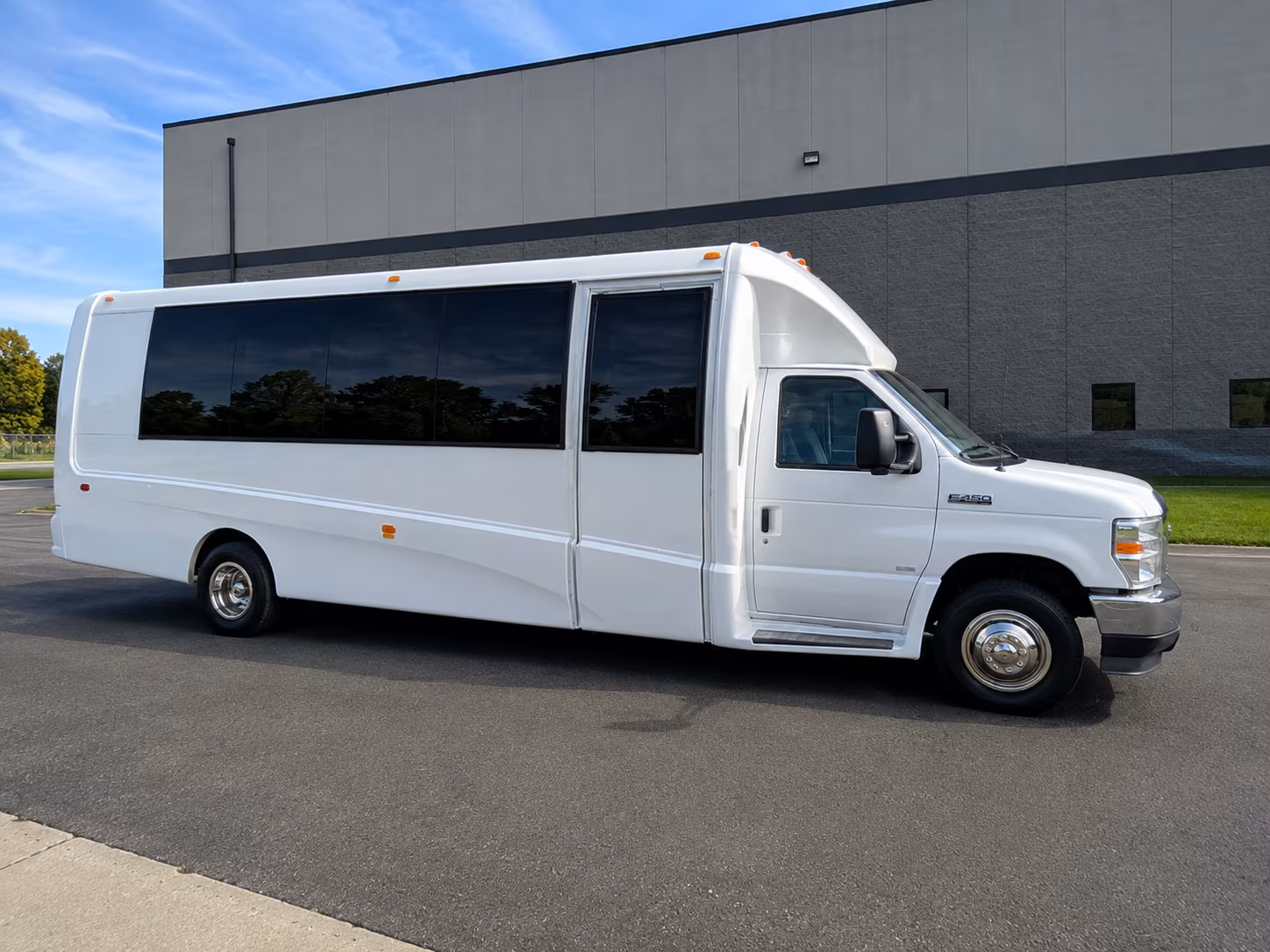 corona concert bus rentals for groups and fans