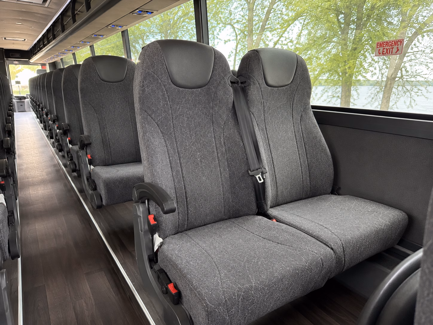 ontario charter buses for ontario classrooms and field trips